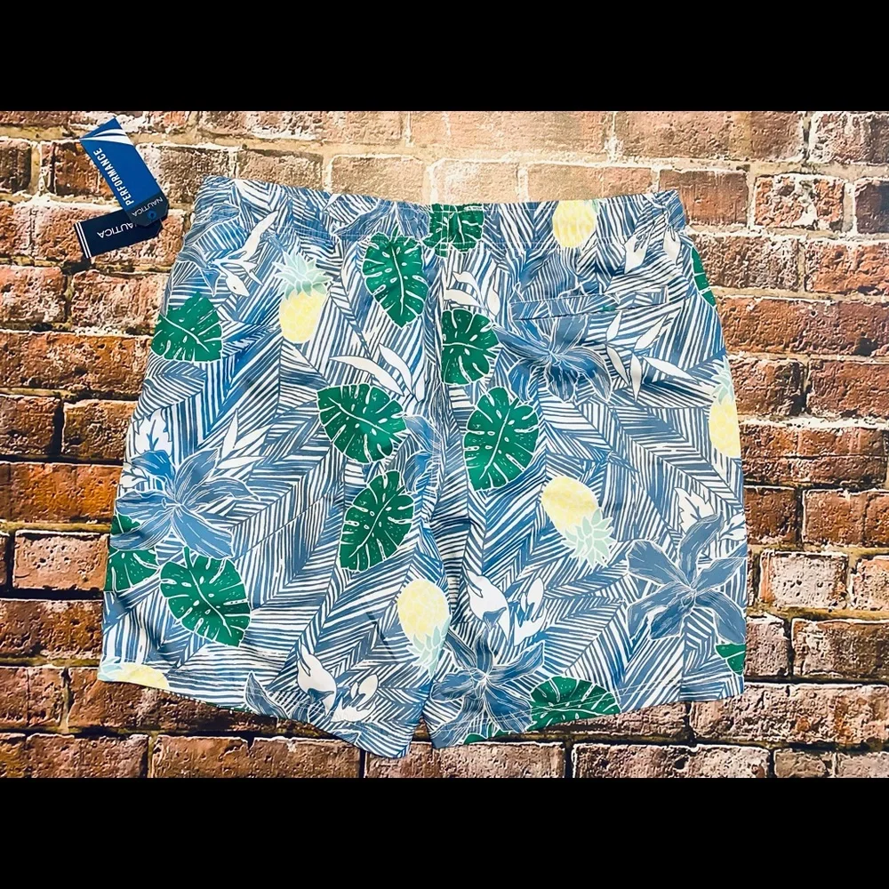 NWT Nautica Swim Trunks Sz XL Blue/White